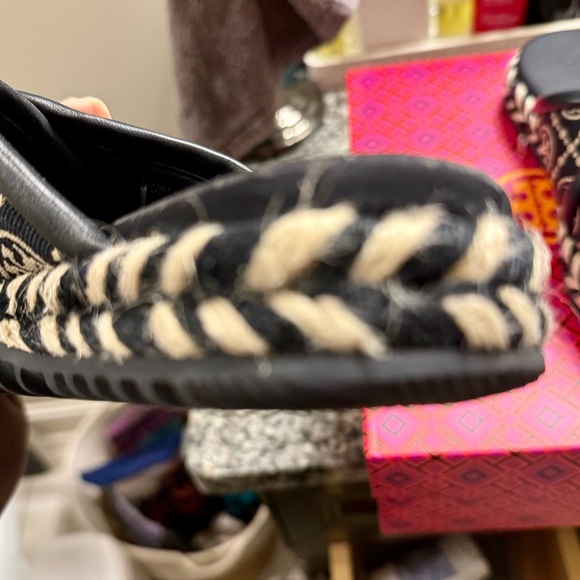 Tory Burch Espadrille Sandals Navy and Cream Size 6.5 - Picture 2 of 9